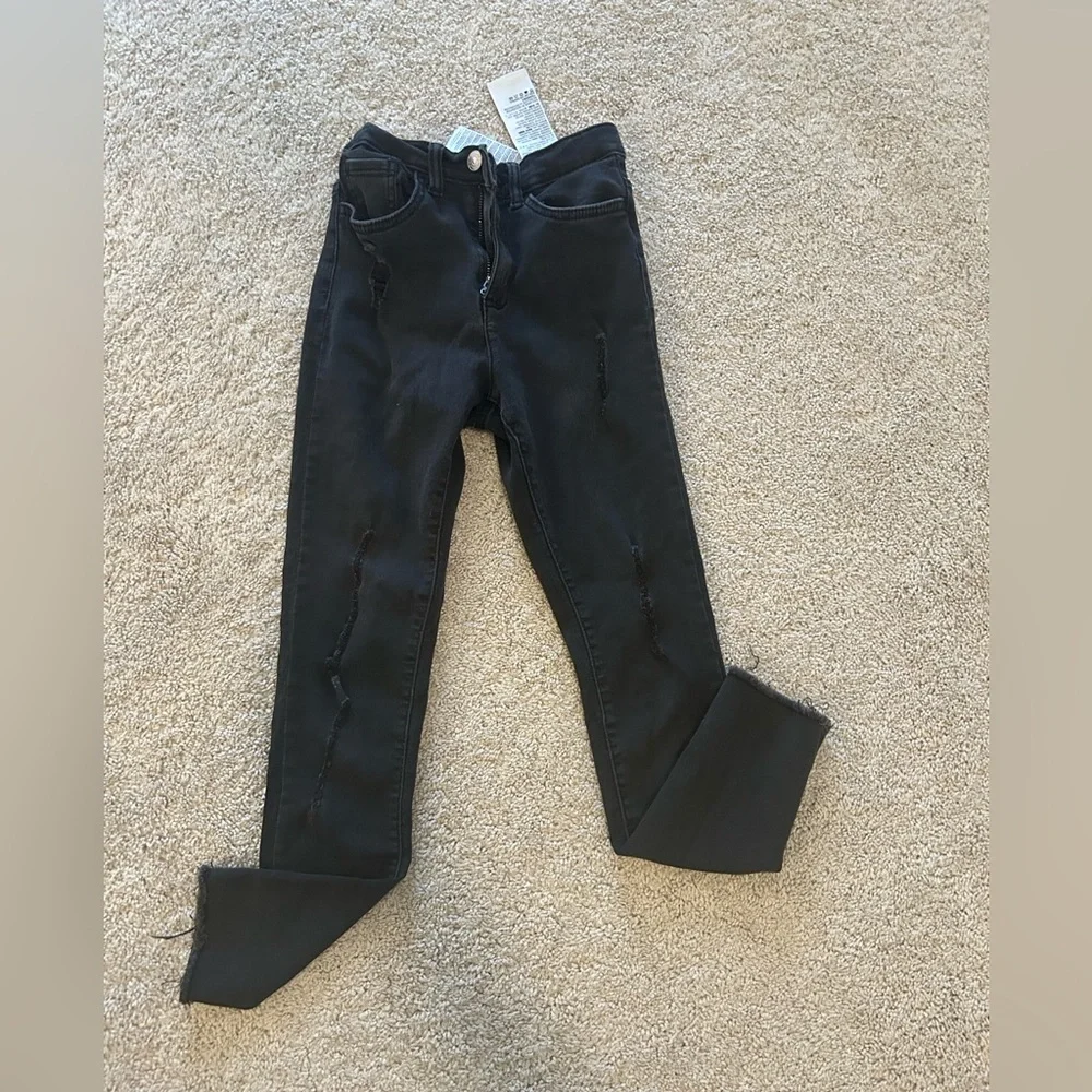 Girls Levi’s distressed jeans black denim in size 10